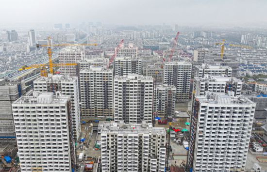 彭一住宅小区旧住房拆除重建工程正进行内外墙装饰预计今年下半年竣工验收(图4)