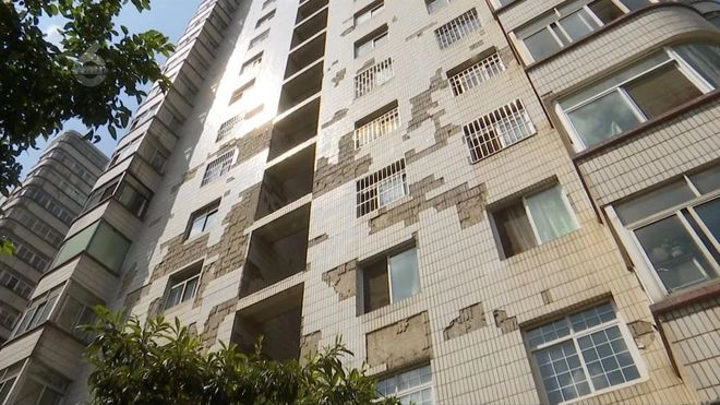 高层瓷砖掉落这个小区外立面开始整改(图2)
