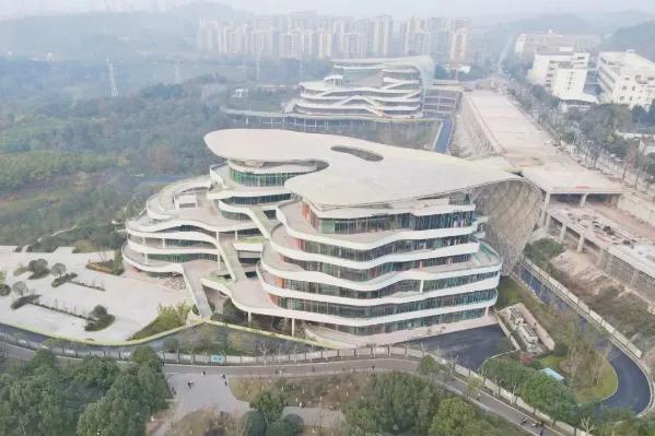 重庆园博园神秘地标建筑建成多年仍未投入使用现场野草丛生(图10)