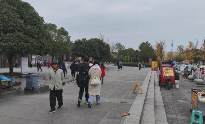 重庆园博园神秘地标建筑建成多年仍未投入使用现场野草丛生(图11)