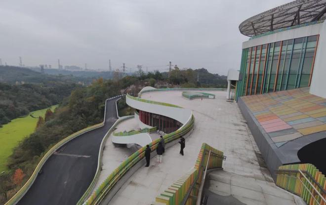 重庆园博园神秘地标建筑建成多年仍未投入使用现场野草丛生(图19)