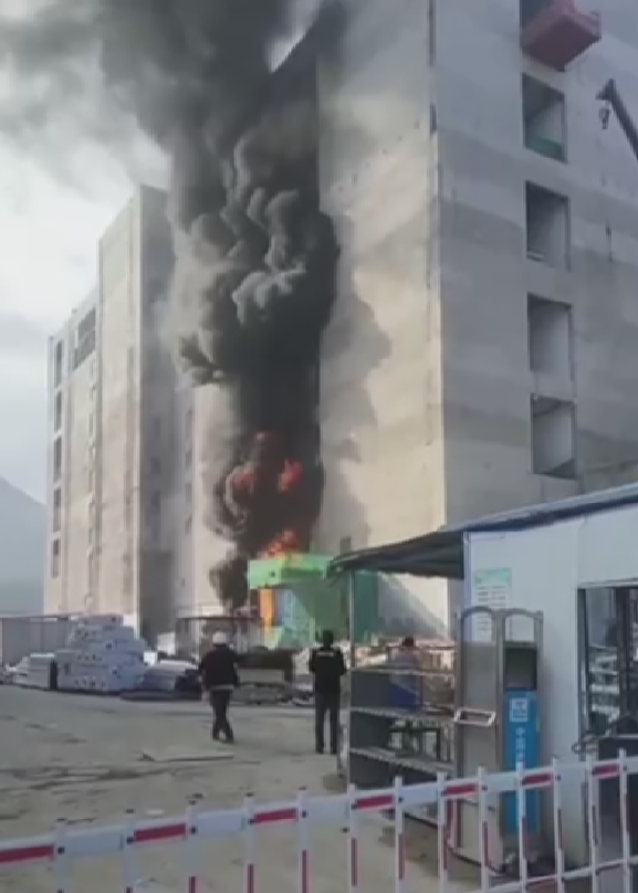 阿里云回应数据中心失火：切割施工产生高温铁渣导致未造成人员伤亡和财产损失(图1)