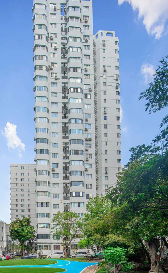 江河集团(601886SH)：建筑装饰板块2024年度累计中标金额约27049亿元同比增长468%(图3)