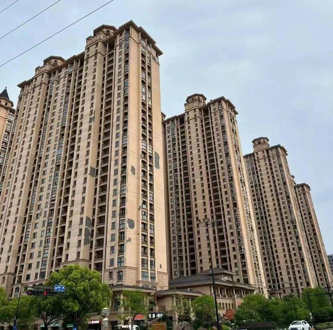 你家小区什么档次看外墙装饰材料就知道了七八年后差距更明显(图2)