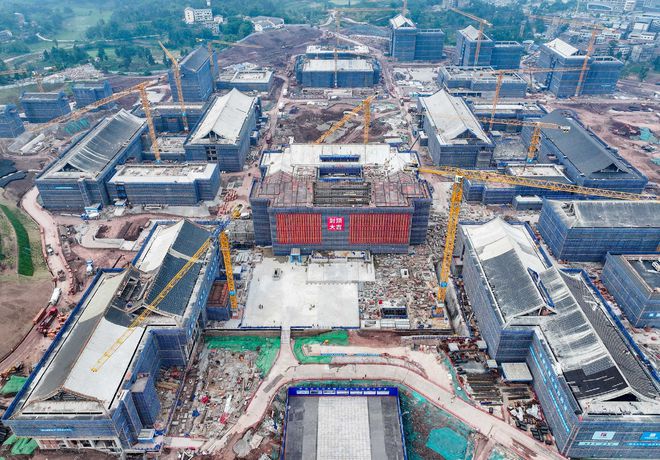 kaiyun网站：四川广安理工学院主体工程提前45天封顶(图2)