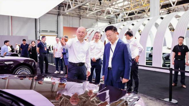 百万级智能旗舰尊界S800从世界级超级工厂驶出(图1)