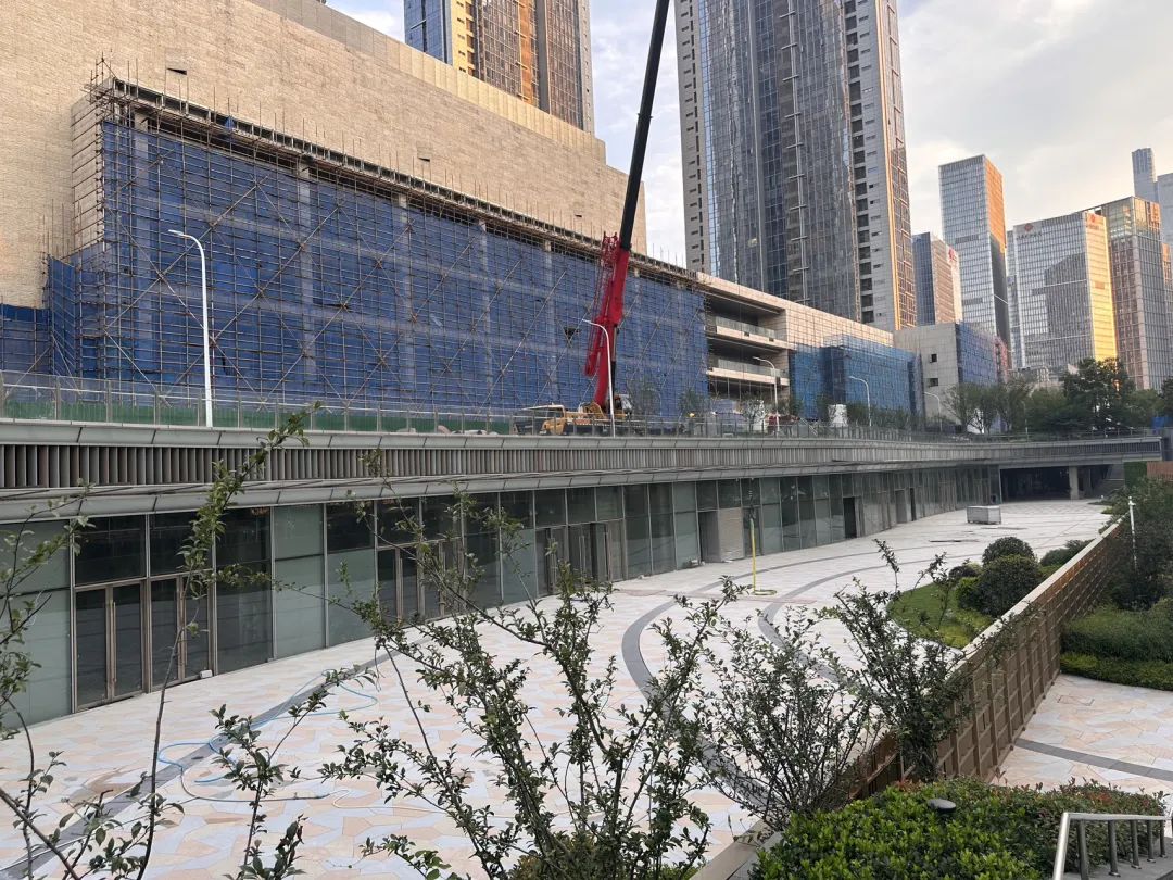 kaiyun：外立面正在拆除重建！苦等10多年南京地标商业终于又动了(图5)