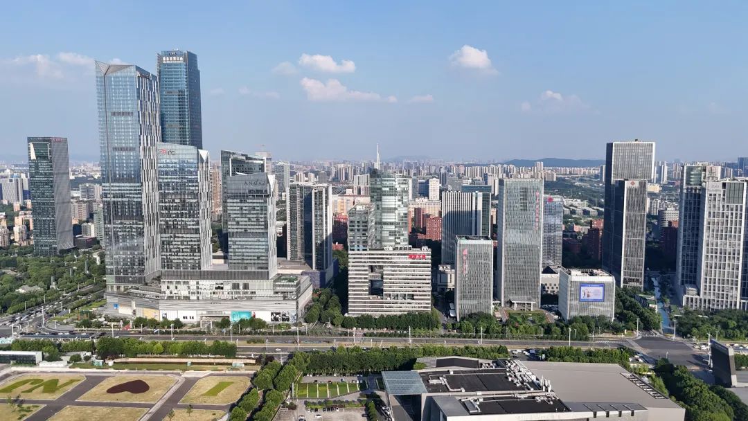 kaiyun：外立面正在拆除重建！苦等10多年南京地标商业终于又动了(图17)