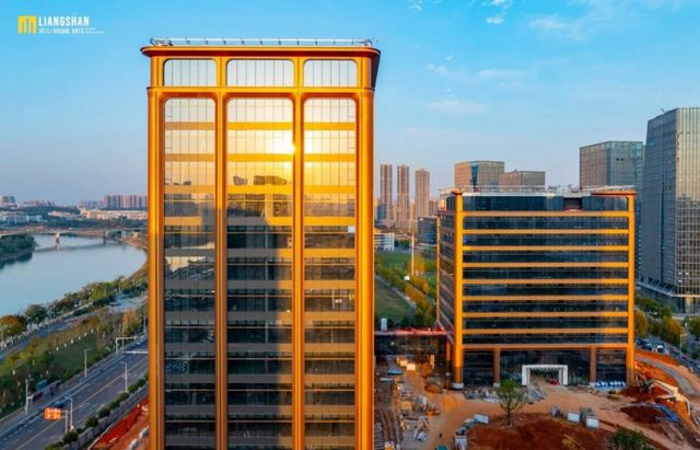 kaiyun网站：斥资12亿！深圳第一大民企的湖南总部大楼！土豪金配色！(图1)