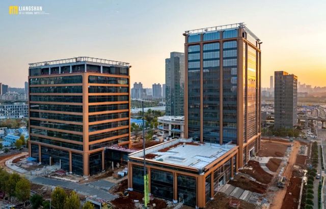 kaiyun网站：斥资12亿！深圳第一大民企的湖南总部大楼！土豪金配色！(图7)