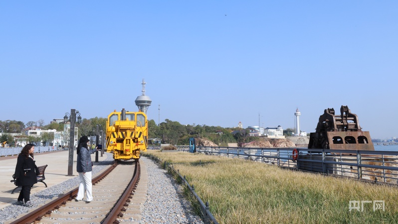 行进的海岸线丨从“锈带”到“秀带”百年港口“蝶变”4A级景区(图1)