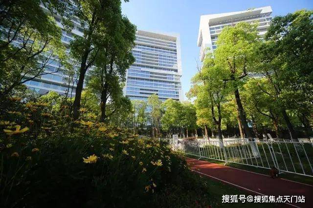 中鹰黑森林(售楼处)网站-中鹰黑森林销售中心(营销中心)-欢迎您-小区环境-户型-价格-地址配套售楼处电话-交房时间(图4)