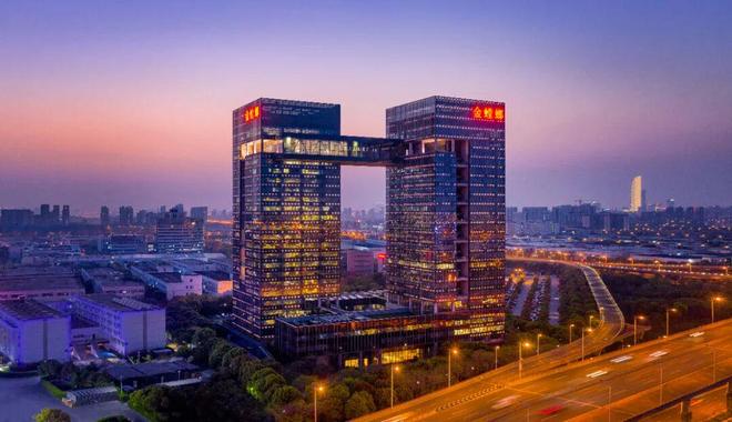 kaiyun：从城市更新到海外突围：金螳螂如何以“双第一”领跑行业赛道？(图1)