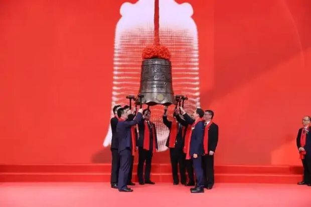 kaiyun网站：放弃铁饭碗他把冷门生意做到全球行业寒冬却年入30亿(图7)