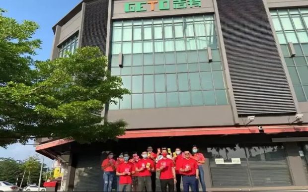 kaiyun网站：放弃铁饭碗他把冷门生意做到全球行业寒冬却年入30亿(图14)